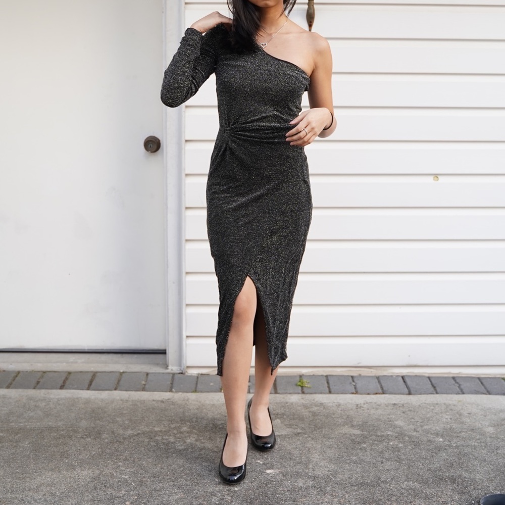 BLOOMINGDALES One Shoulder Dazzling Dress